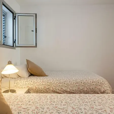 Calderon De La Barca Apartment